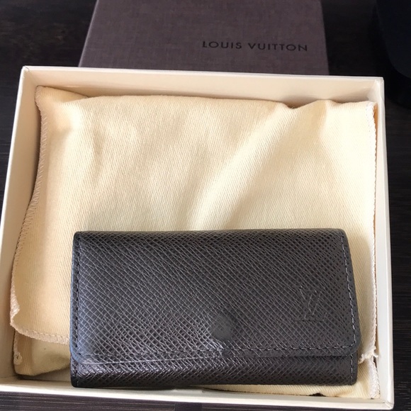 Louis Vuitton Black Taiga Leather Multicles 4 Key Ring Holder